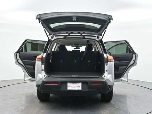 Used 2024 Nissan Pathfinder SV image 43