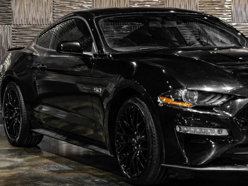 Used 2019 Ford Mustang GT w/ Equipment Group 301A image 5