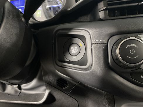 Used 2025 Jeep Wrangler Unlimited Sahara AWD/4WD image 27
