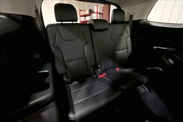 Used 2024 Kia Telluride EX w/ EX Captain's Chair Package AWD/4WD image 28