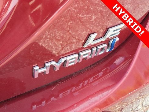 Used 2019 Toyota Camry LE image 29