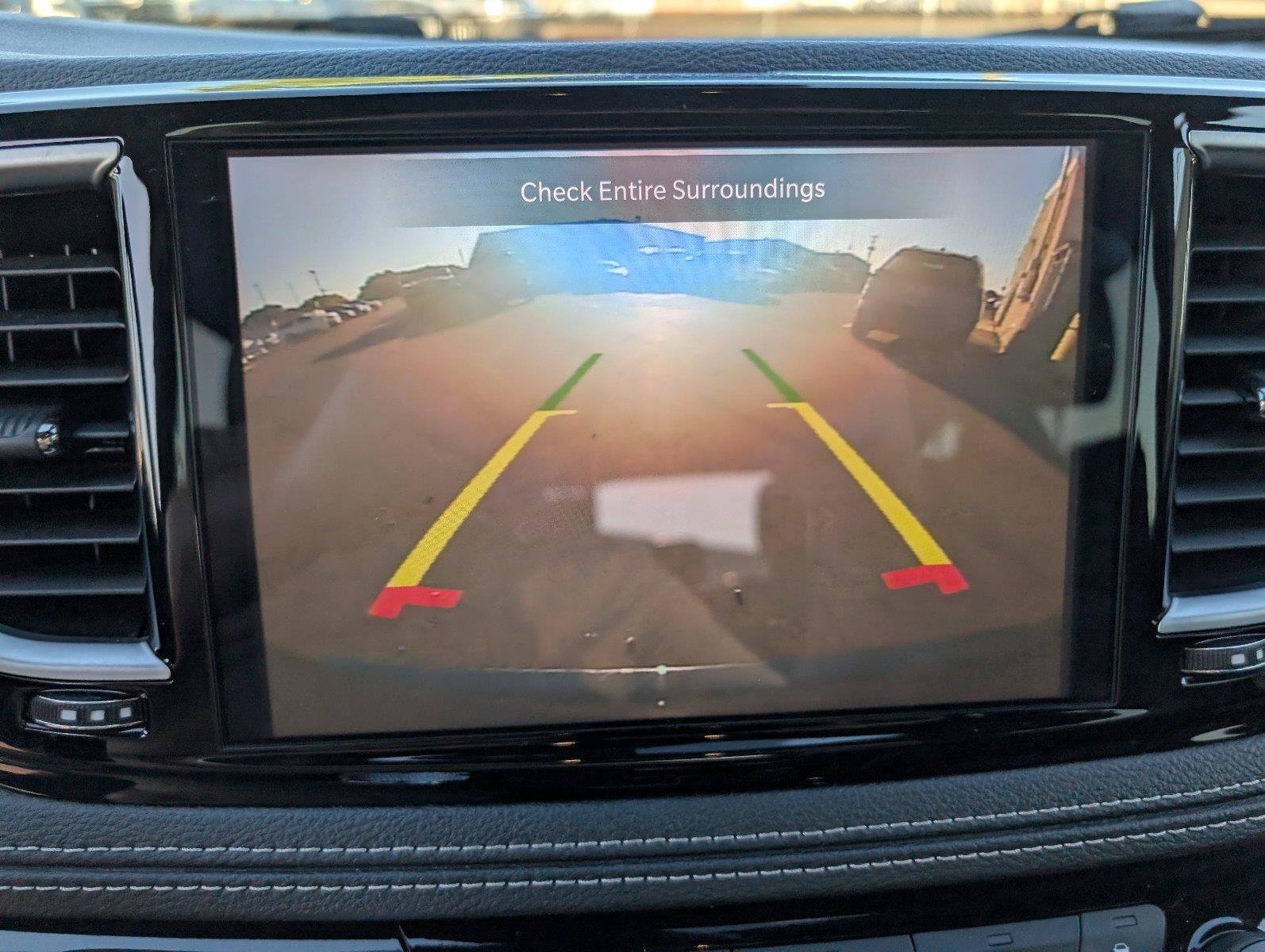 Used 2025 Chrysler Pacifica Limited FWD image 19