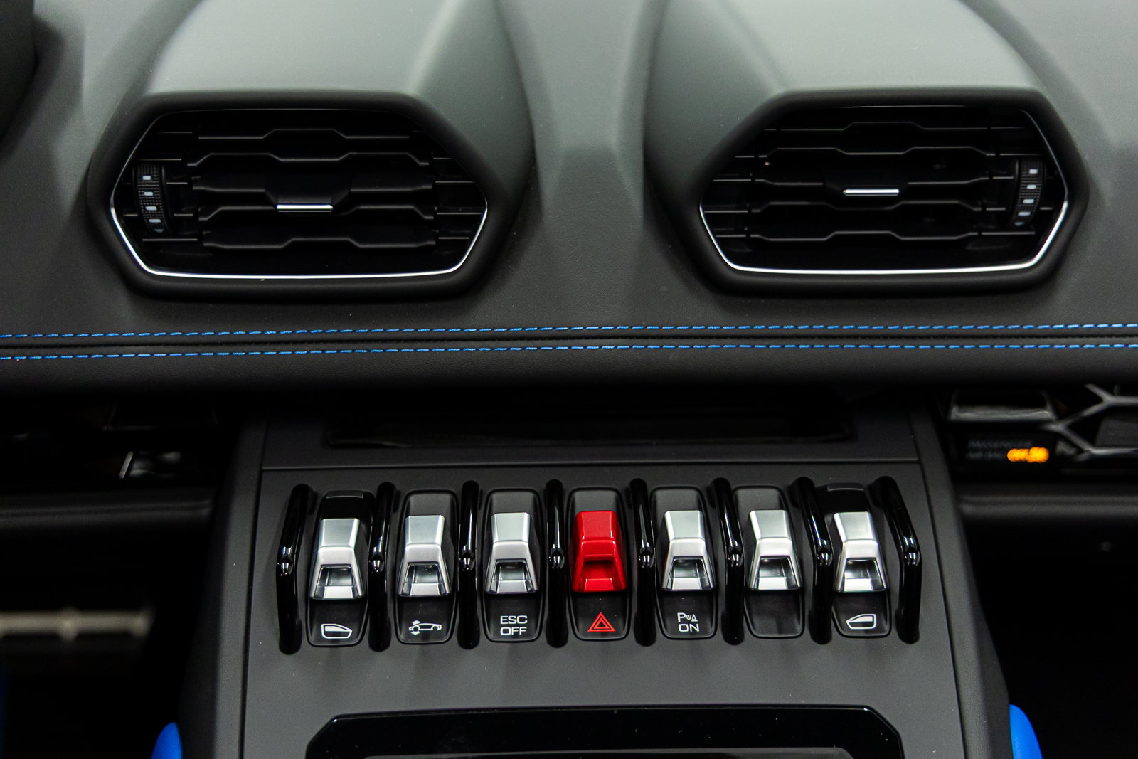 Used 2024 Lamborghini Huracan EVO AWD/4WD image 47