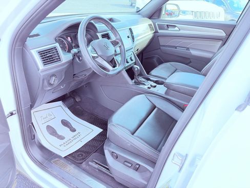 Used 2021 Volkswagen Atlas Cross Sport SE image 12