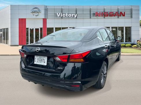 Used 2025 Nissan Altima 2.5 SV AWD/4WD image 2