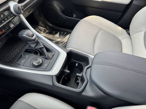 Certified 2022 Toyota RAV4 XLE Premium AWD/4WD image 26