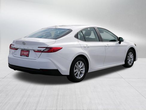 Used 2026 Toyota Camry LE FWD image 7