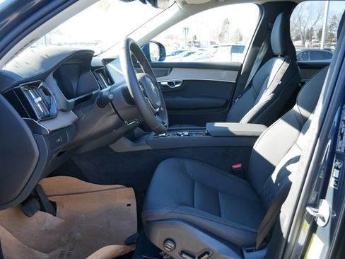 New 2026 Volvo XC90 B5 Plus image 5