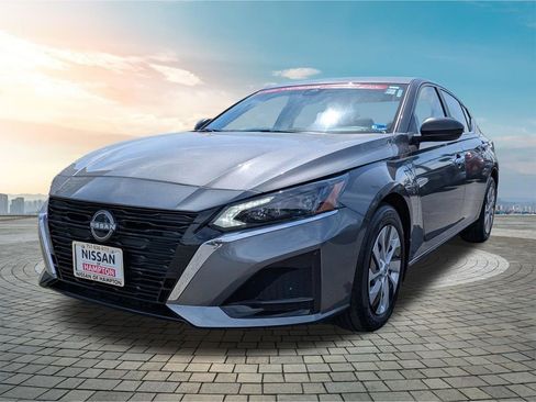 Certified 2025 Nissan Altima 2.5 S FWD image 9