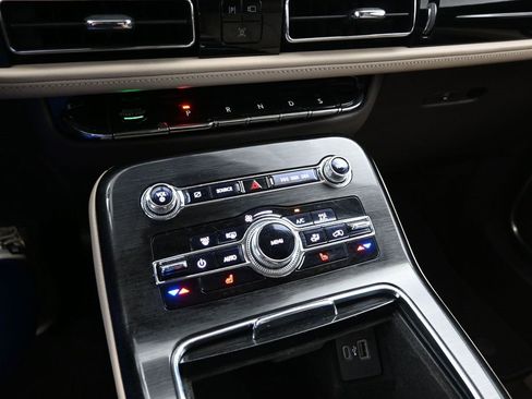 Used 2021 Lincoln Nautilus Standard w/ Equipment Group 101A image 18