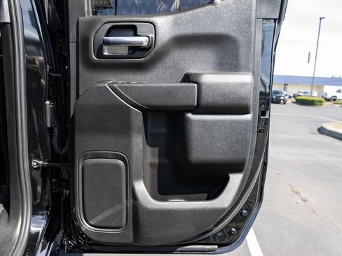 Used 2019 Chevrolet Silverado 1500 Custom w/ Custom Value Package AWD/4WD image 24