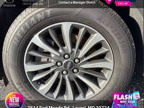 Used 2022 Lincoln Nautilus FWD w/ Premium Package image 6