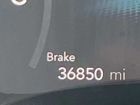 Used 2024 Chrysler Pacifica Limited FWD image 18