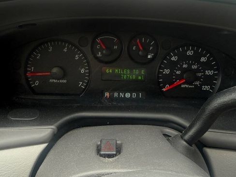 Used 2006 Ford Taurus SE FWD image 13