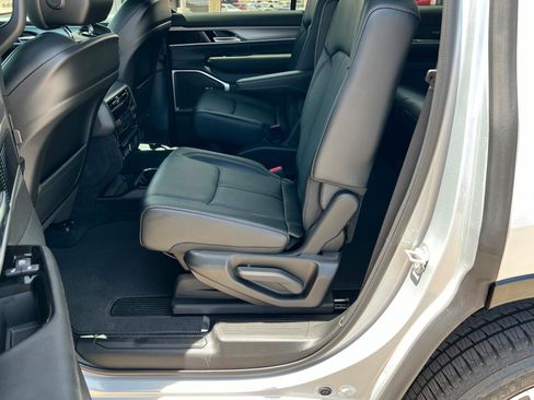 New 2026 Jeep Grand Wagoneer 4WD w/ Premium Group I image 21