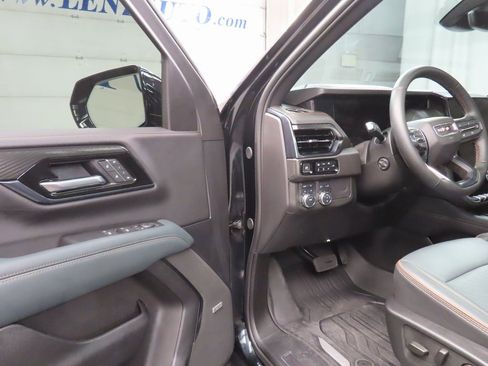 Used 2025 GMC Yukon XL AT4 w/ AT4 Premium Package image 45