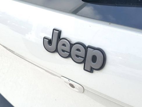 Used 2015 Jeep Cherokee Trailhawk w/ Comfort/Convenience Group AWD/4WD image 5
