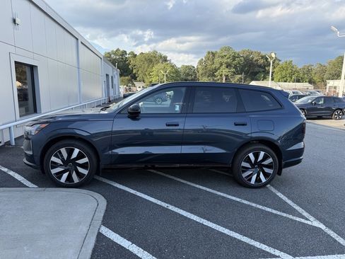 Used 2025 Volvo EX90 Ultra image 2