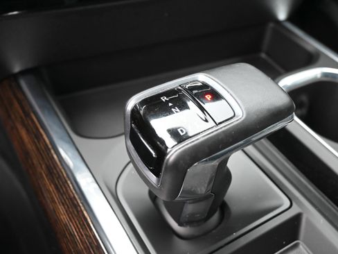 Used 2025 GMC Sierra 1500 Elevation image 26