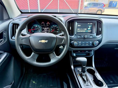 Used 2018 Chevrolet Colorado W/T RWD image 18