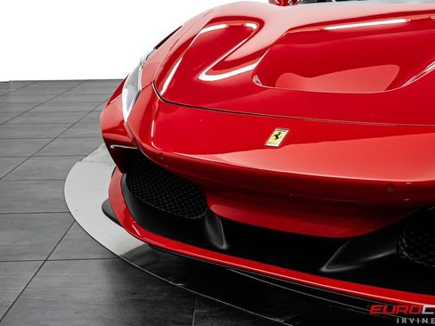 Used 2021 Ferrari F8 Tributo RWD image 12