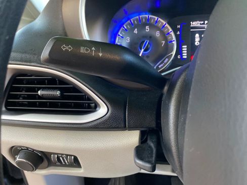Used 2019 Chrysler Pacifica LX w/ Tire & Wheel Group FWD image 51