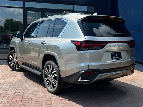Used 2022 Lexus LX 600 4WD w/ Accessory Package (Z1) image 3