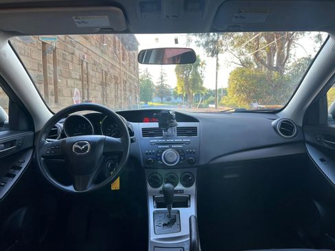 Used 2011 MAZDA MAZDA3 i Sport image 17