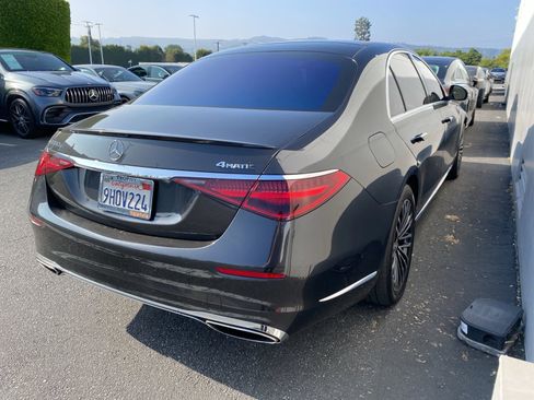 Used 2023 Mercedes-Benz S 580e 4MATIC Sedan image 3
