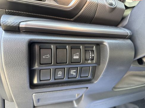 Used 2019 Subaru Forester Premium AWD/4WD image 24