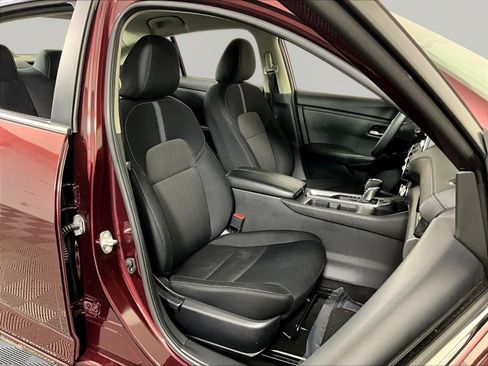 Certified 2024 Nissan Sentra SV FWD image 28