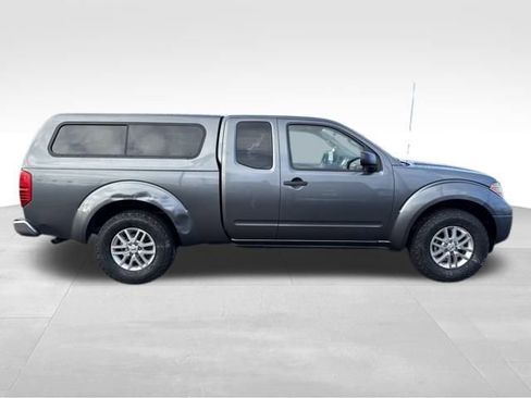 Used 2016 Nissan Frontier SV image 9