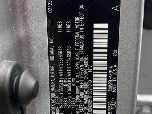 Used 2023 Toyota Highlander XLE image 23