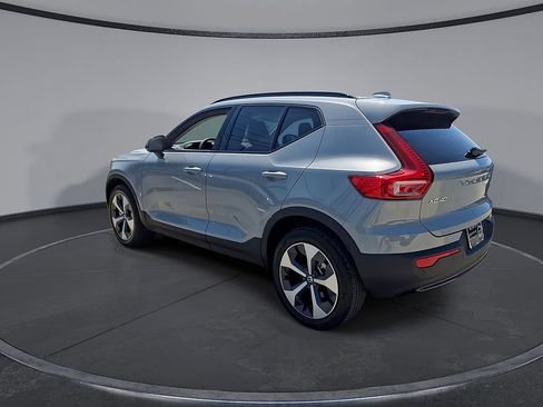 Certified 2026 Volvo XC40 B5 Plus AWD/4WD image 9