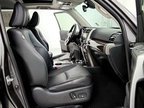 Used 2022 Toyota 4Runner Limited AWD/4WD image 17
