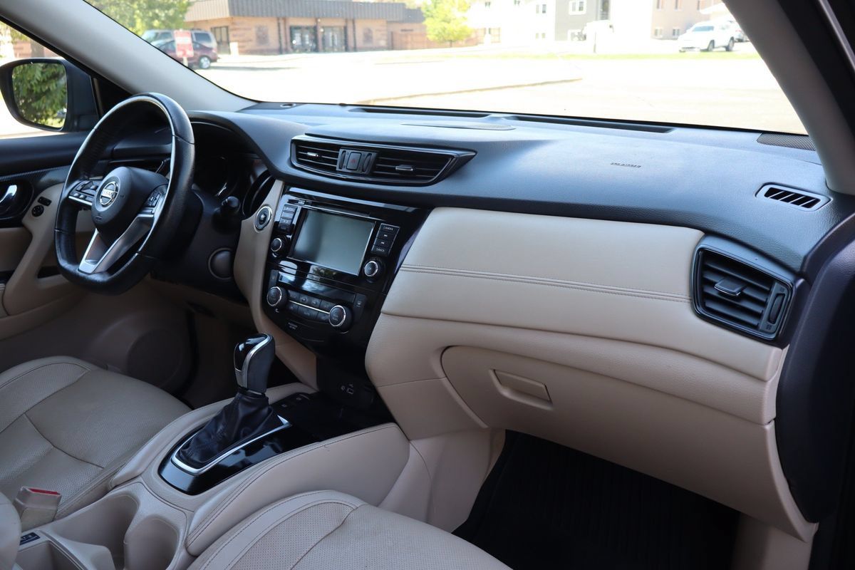 Used 2019 Nissan Rogue SL w/ Premium Package AWD/4WD image 17