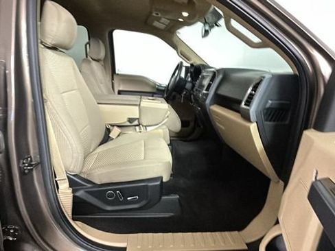 Used 2015 Ford F150 XLT w/ Equipment Group 302A Luxury AWD/4WD image 29