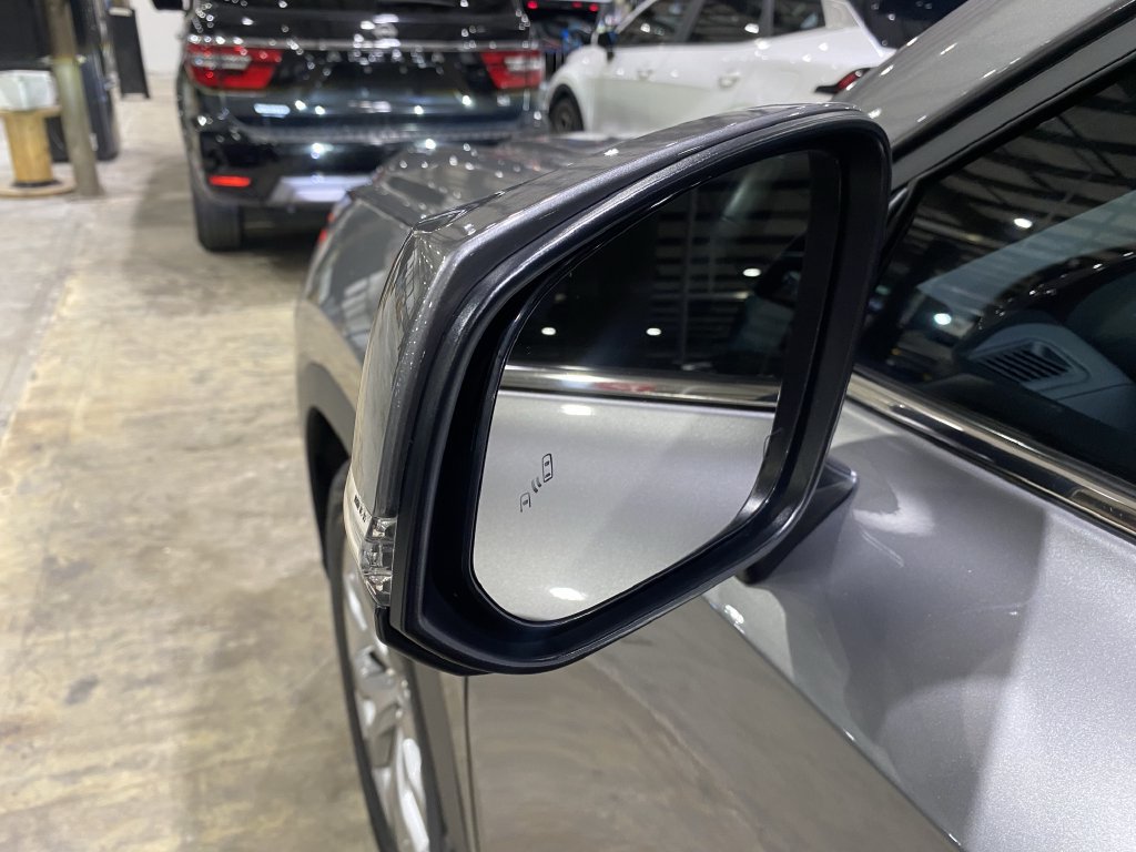 Used 2025 Toyota Grand Highlander AWD image 20