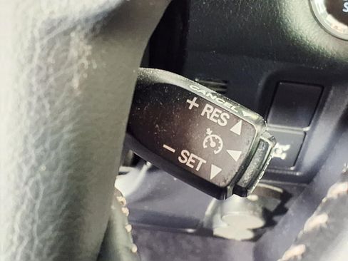 Used 2018 Lexus GX 460 Luxury w/ Preferred Accessory Package image 19