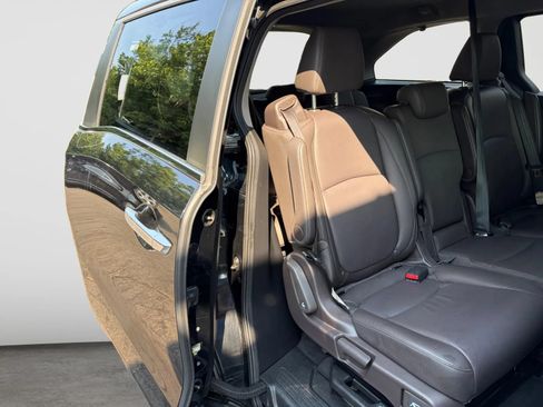 Used 2019 Honda Odyssey EX-L image 18
