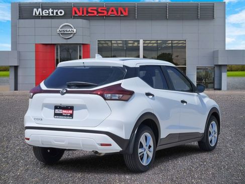 New 2025 Nissan Kicks Play S image 3