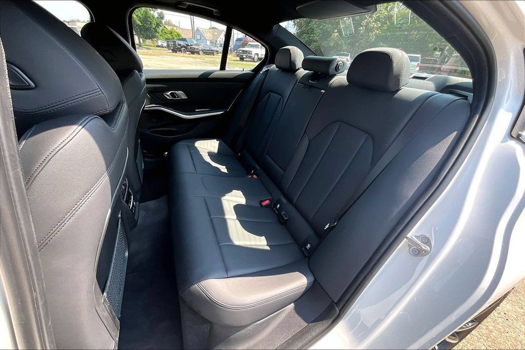 Used 2020 BMW 330i Sedan w/ Premium Package RWD image 20