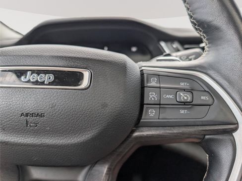 Used 2022 Jeep Grand Cherokee L Limited AWD/4WD image 26
