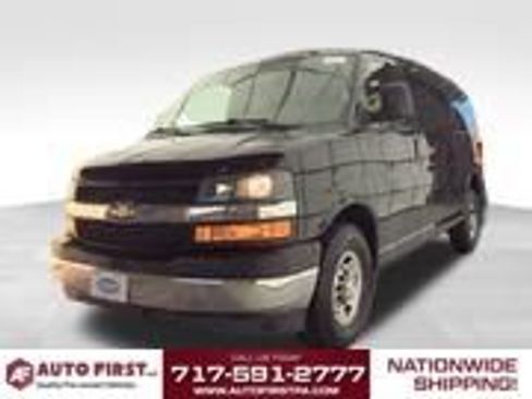 Used 2019 Nissan NV 2500 SV image 2