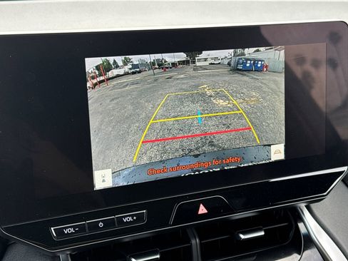 Certified 2024 Toyota Venza XLE image 20