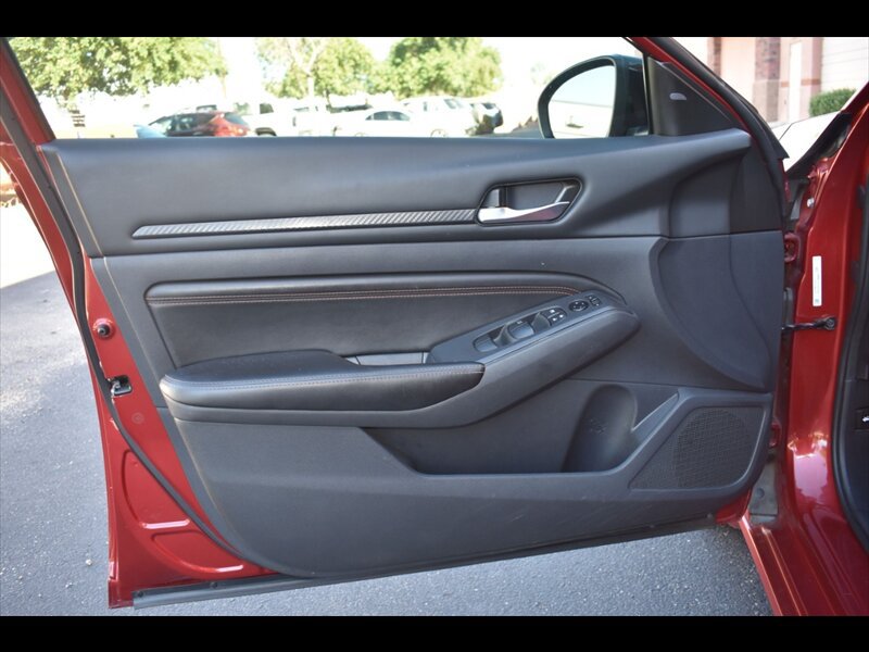 Used 2022 Nissan Altima 2.5 SR FWD image 18