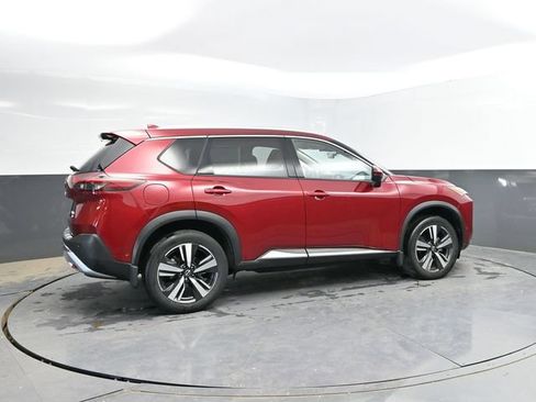 Used 2022 Nissan Rogue Platinum w/ Head-Up Display Package AWD/4WD image 2
