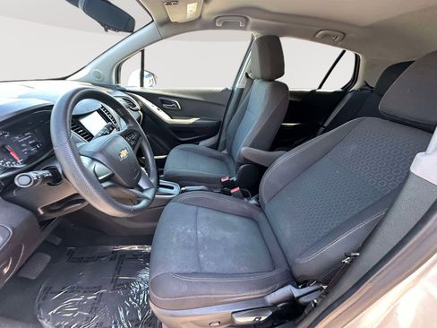 Used 2019 Chevrolet Trax LS FWD image 23