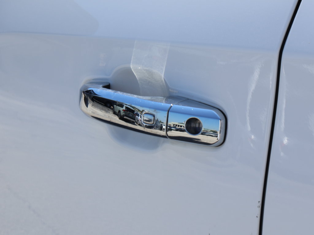 Used 2024 GMC Sierra 1500 SLT AWD/4WD image 19