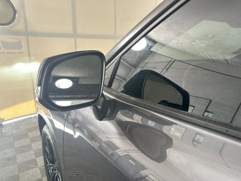 Used 2024 Toyota Highlander XSE FWD image 10